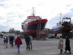 photo de Et pourtant il flotte! les chantiers navals de Keroman